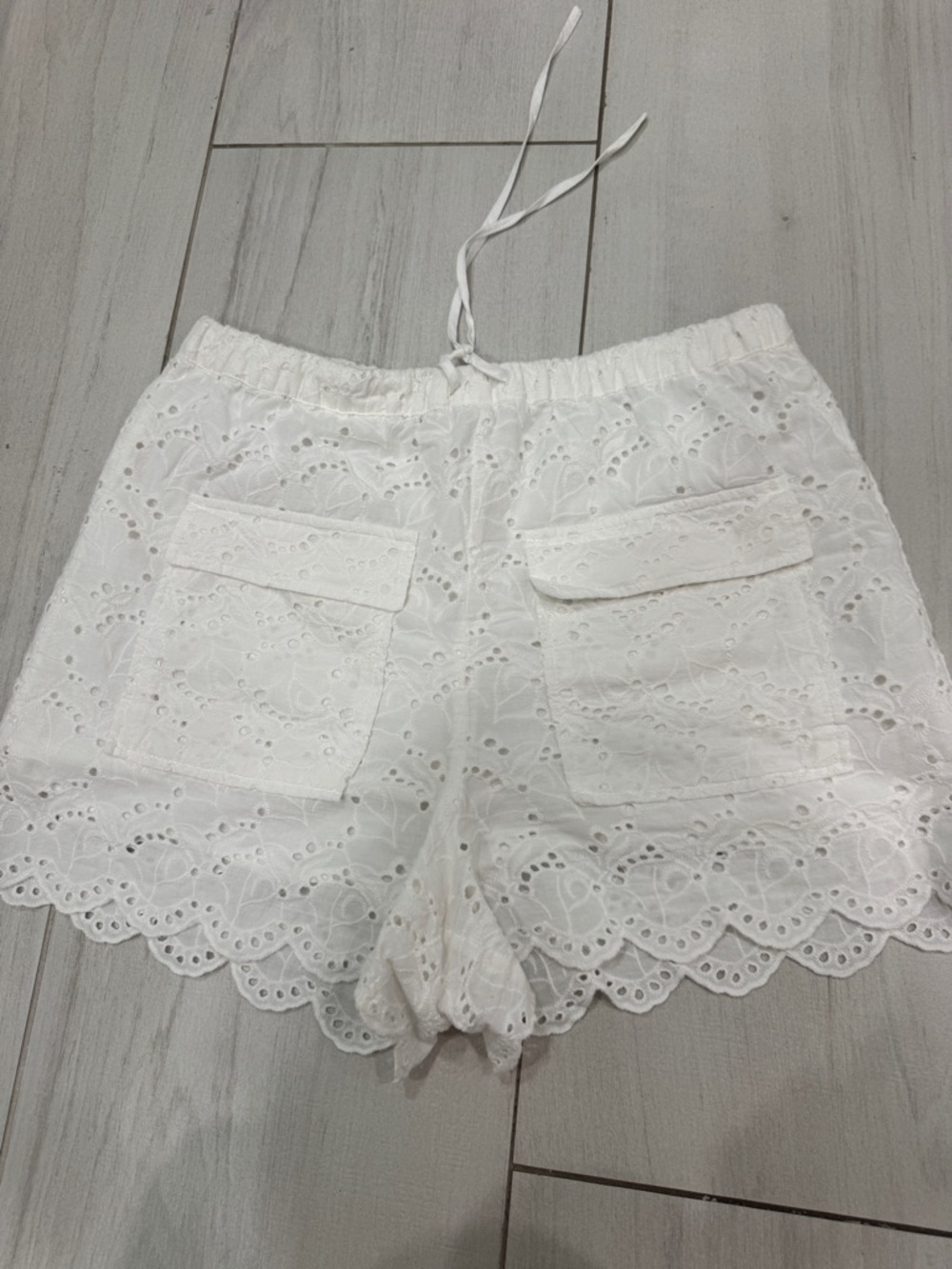 Habitual White Eyelet Lace High-Waist Shorts